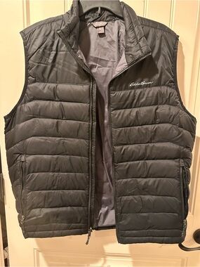 Eddie Bauer Men's Quilted Puffer Vest - black